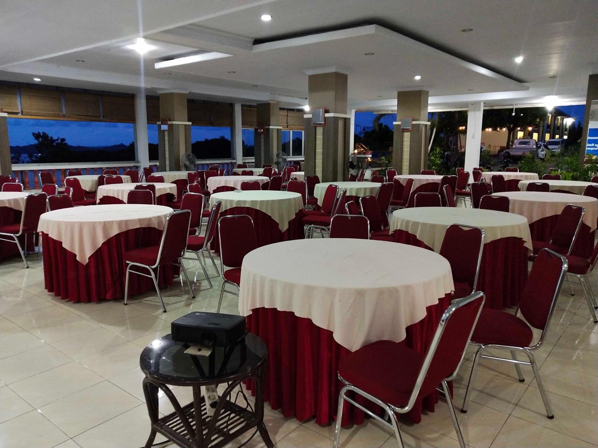 Bukit Kenari Hotel & Restaurant Parepare Esterno foto